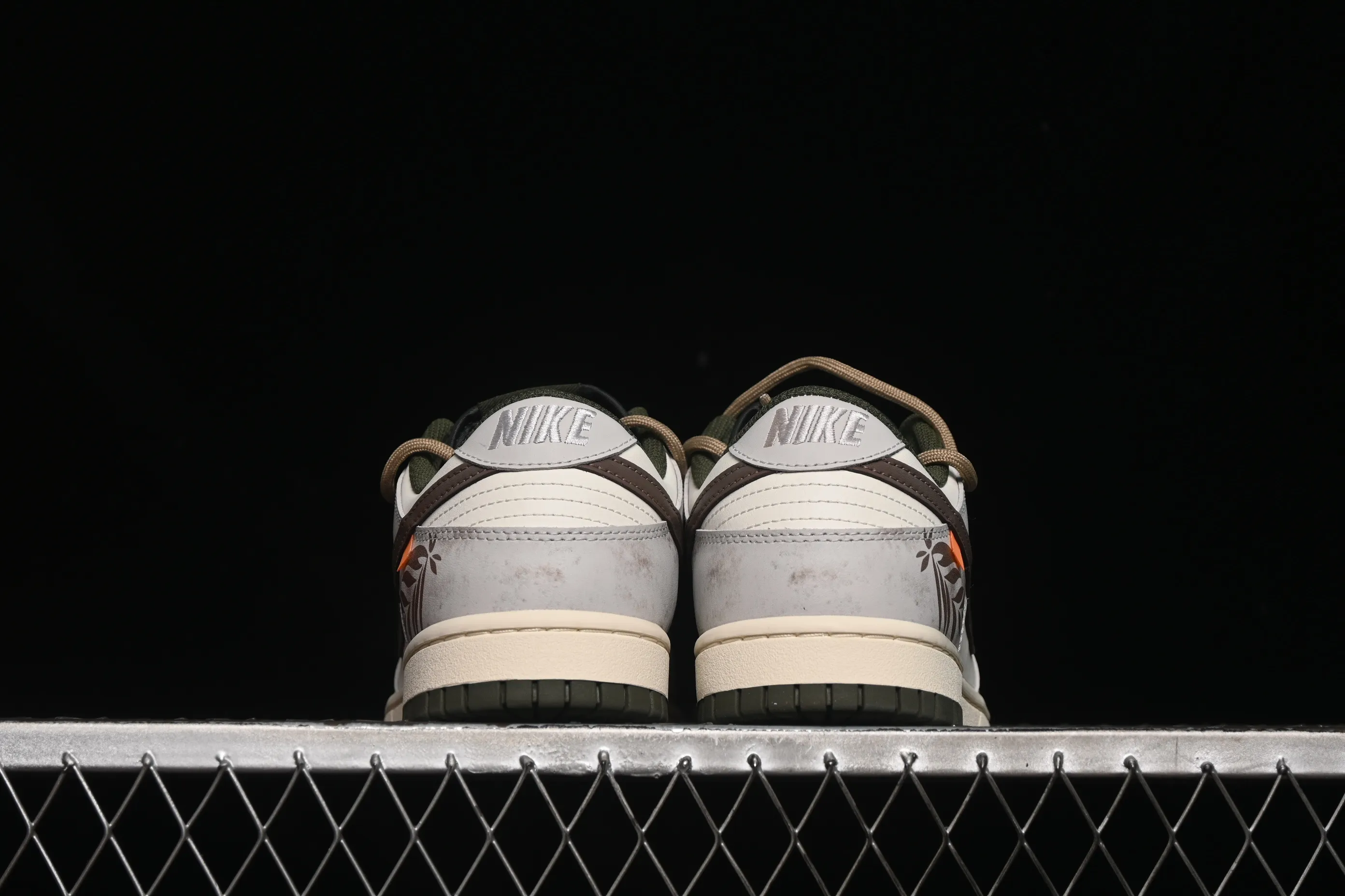 All categories Nk SB Dunk Series Nk SB Dunk Low High-end customized low-top sneakers Nike SB Dunk Low straps Anniversary high-end customized low-top casual sneakers HF5441-102